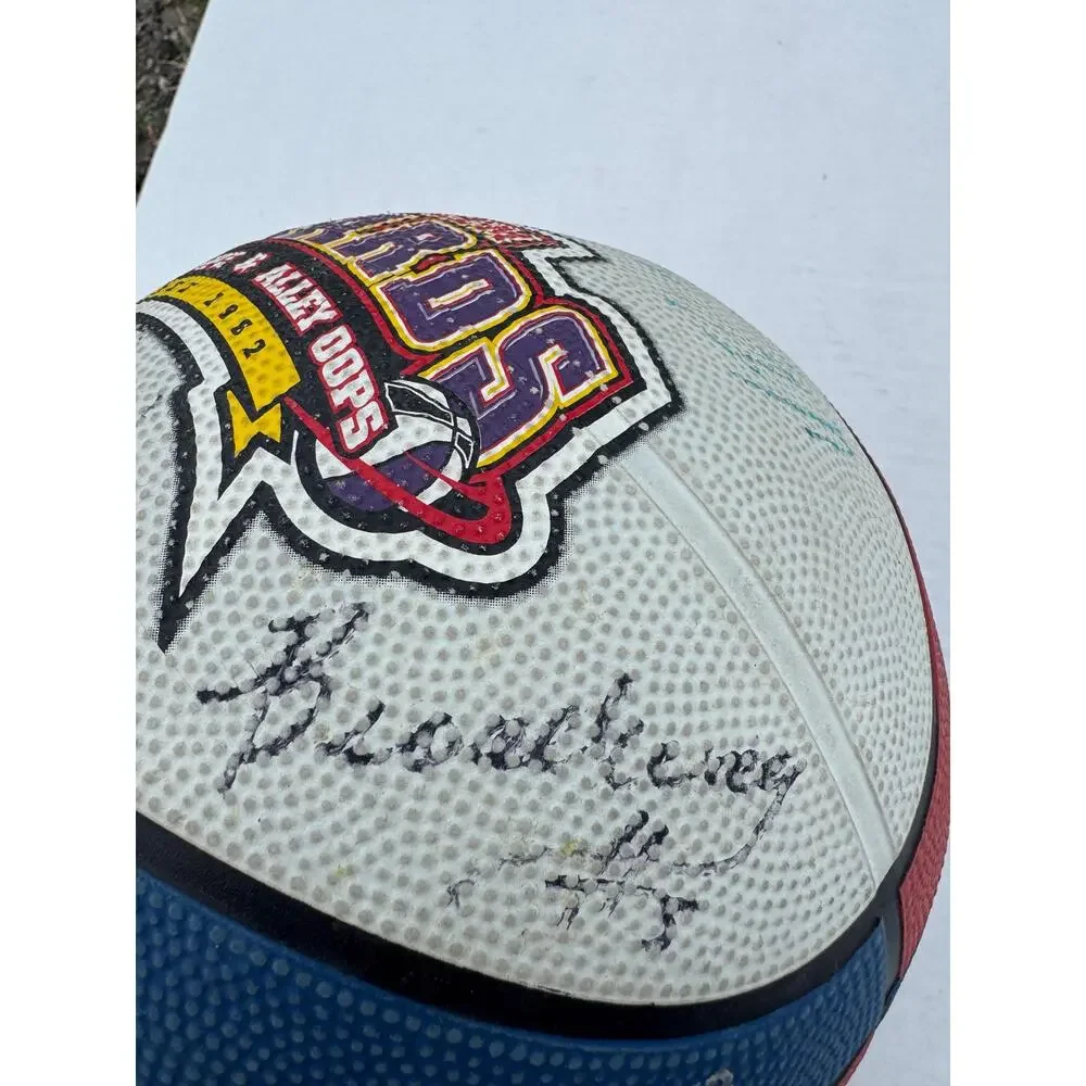 Harlem Wizards signed autographed multiple signatures basketball 10